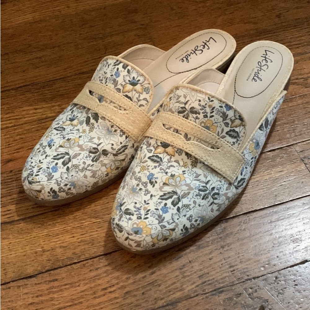 Women's LifeStride Floral Loafers (Size 10)